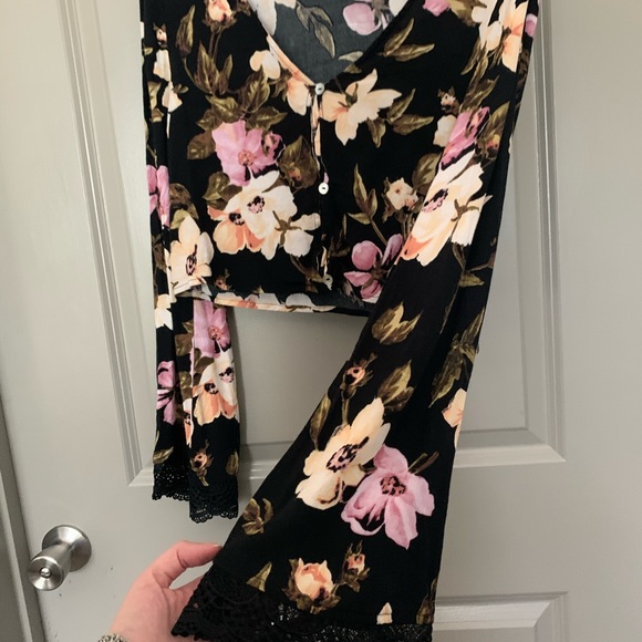 Kendall and Kylie Floral Cropped Top - Picture 2 of 4